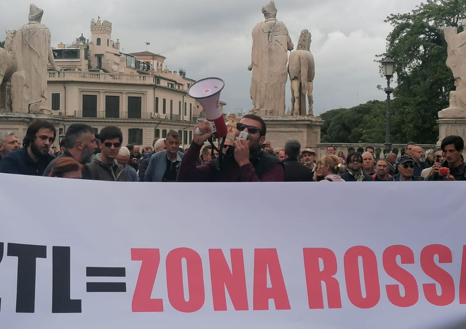 Proteste in Campidoglio contro la Ztl