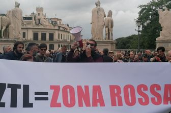 Proteste in Campidoglio contro la Ztl