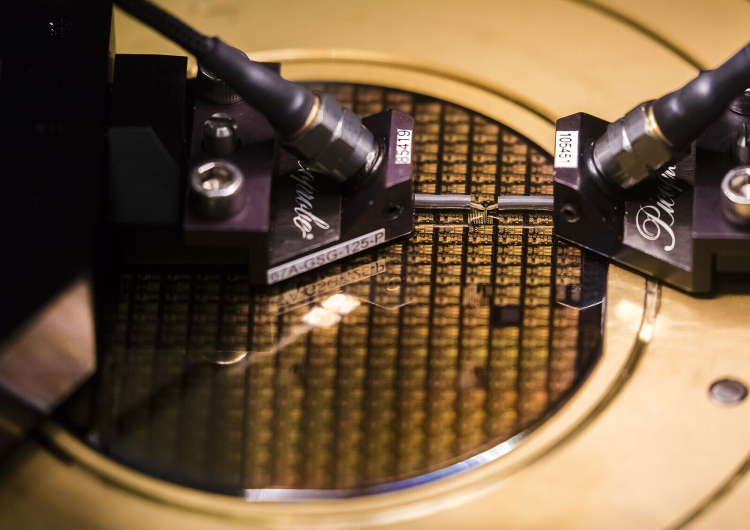 Ditta francese specializzata in semiconduttori, produzione in serie di chip al nitruro di gallio&nbsp;