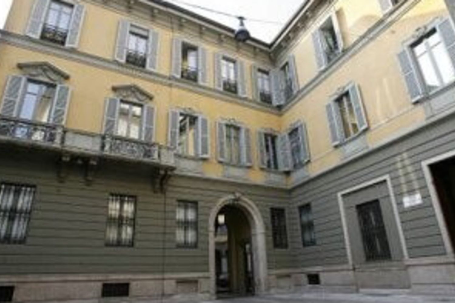 Mediobanca rinvia al 25 settembre l'assemblea sull’offerta per Generali