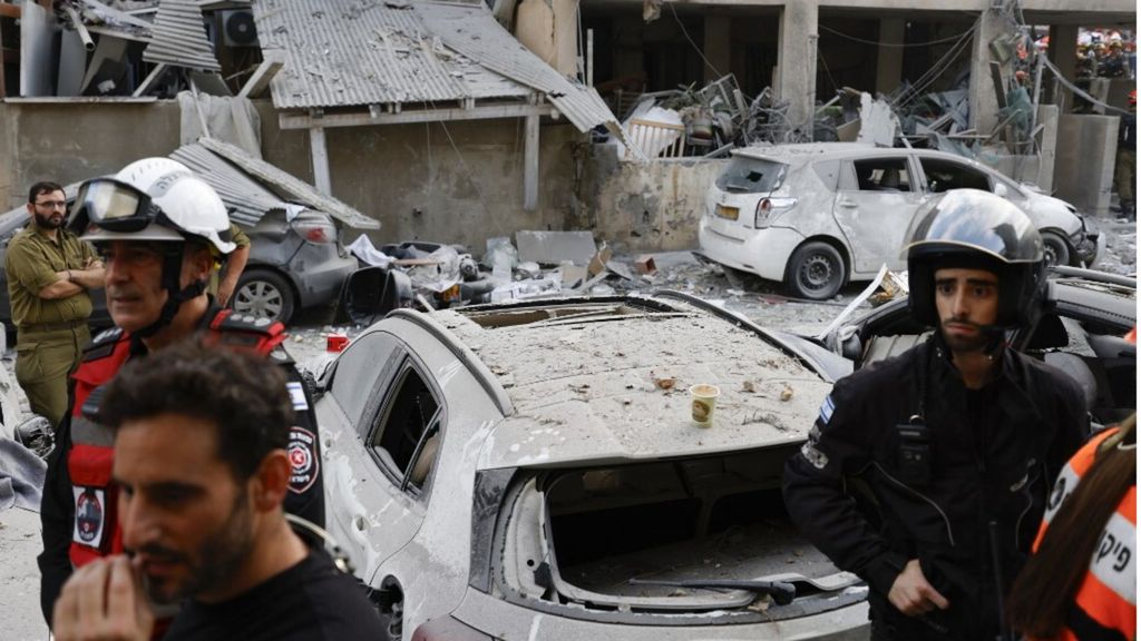 Colpito il quartier generale delle Forze Quds. Missili di Teheran su Tel Aviv, 5 morti e 90 feriti
