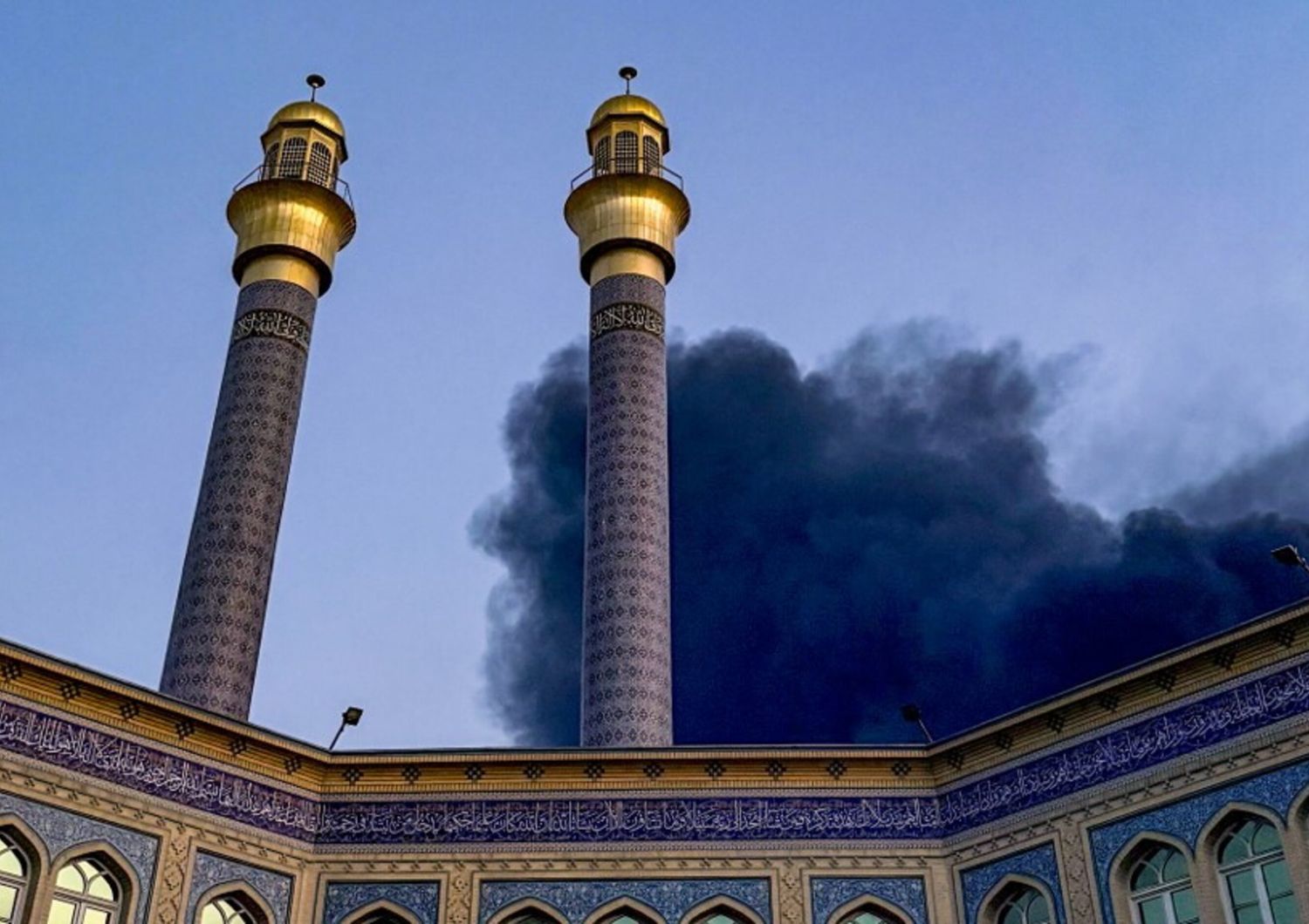 Gli italiani stanno lasciando Teheran in auto