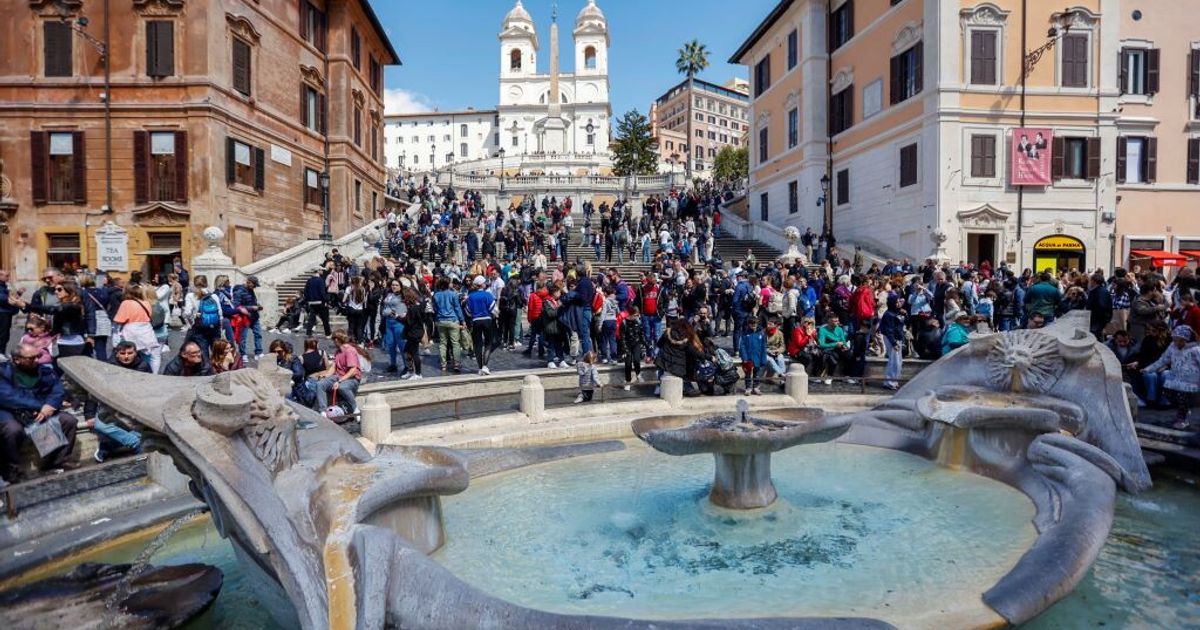 Refrigerio salato: multati 3 turisti beccati nelle fontane di Roma