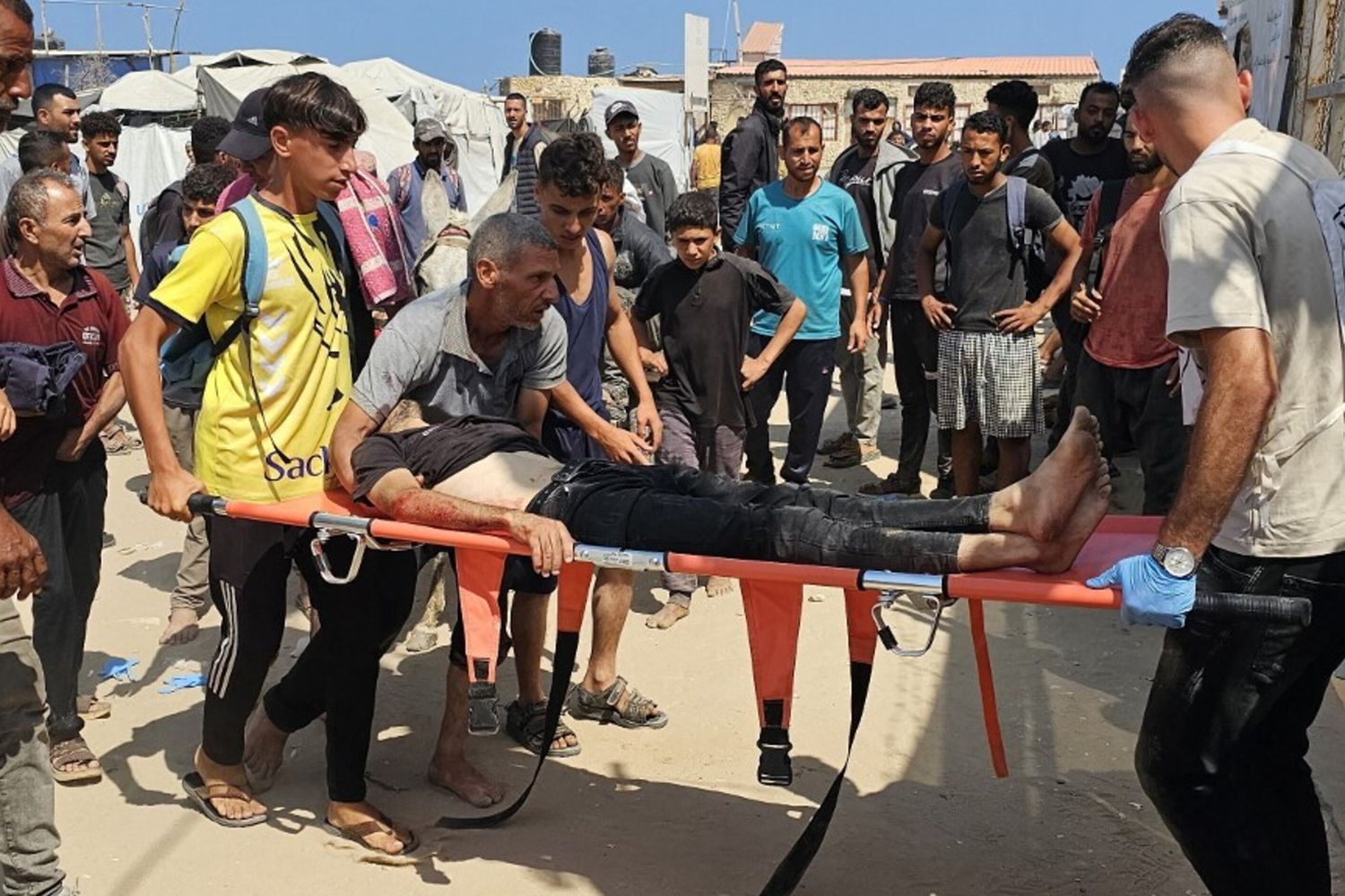 Palestinesi colpiti mentre erano in attesa degli aiuti