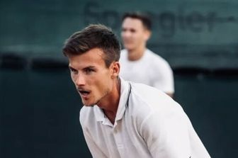 Incidente A22, muore l'ex promessa del tennis Tobias Tappeiner. Da giovane sfidò Sinner