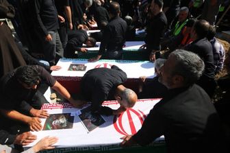Funerali delle vittime degli attacchi israeliani a Khorramabad