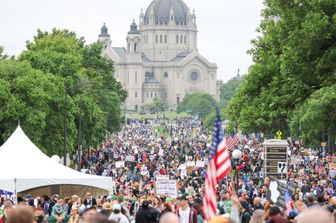 strage-minnesota-boelter-ak47-politici-democratici
