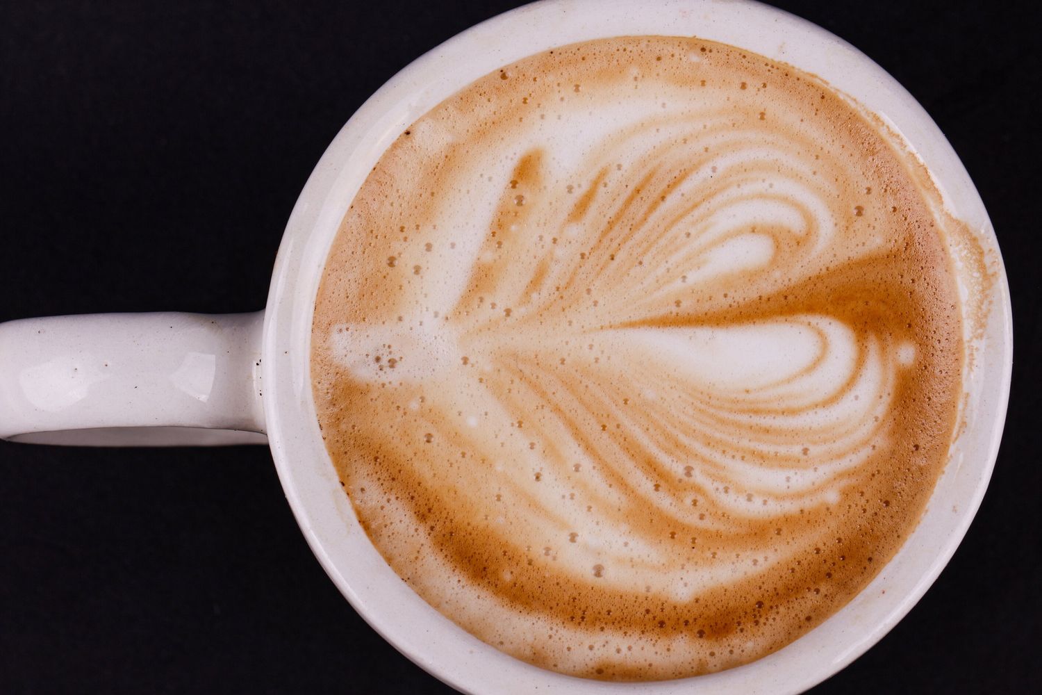 Il caffè riduce il rischio di mortalità solo se povero di zuccheri e grassi saturi