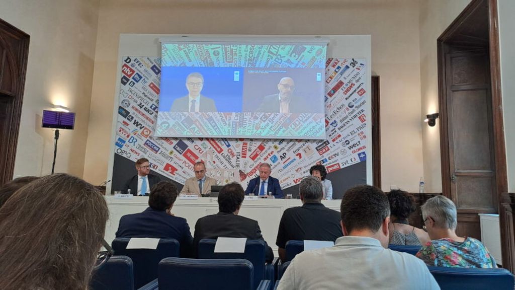 Un momento della presentazione del progetto Hub per l'IA