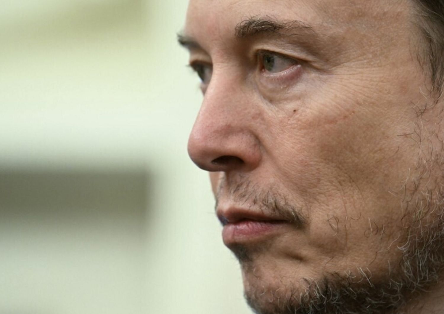 Musk, dopo il down globale di X: “Torno a lavorare a tempo pieno"