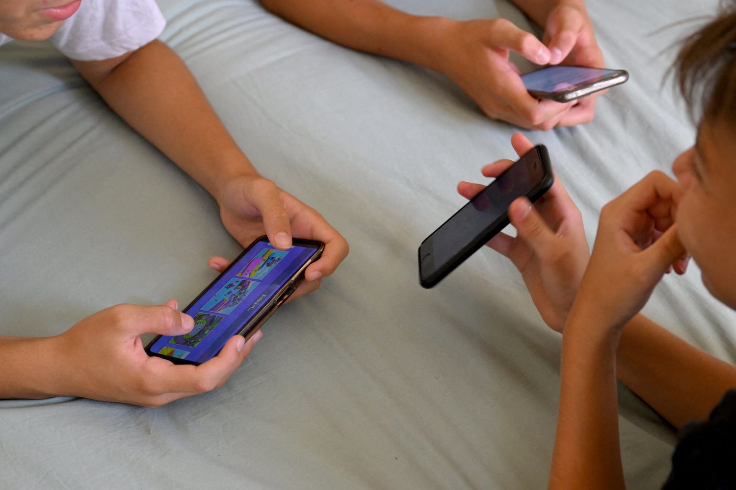 Adolescenti sempre connessi