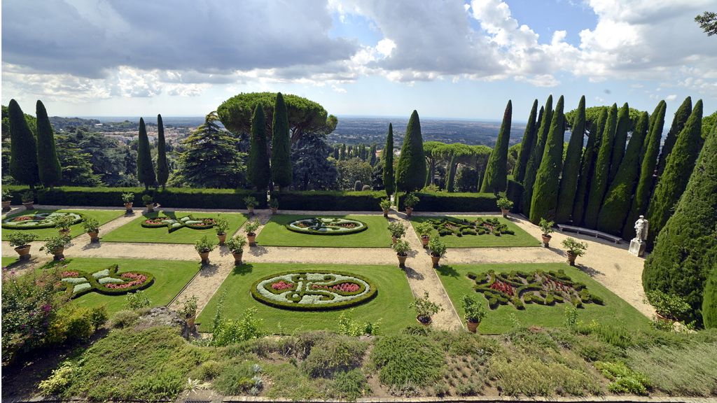 I giardini della tenuta papale di Castel Gandolfo