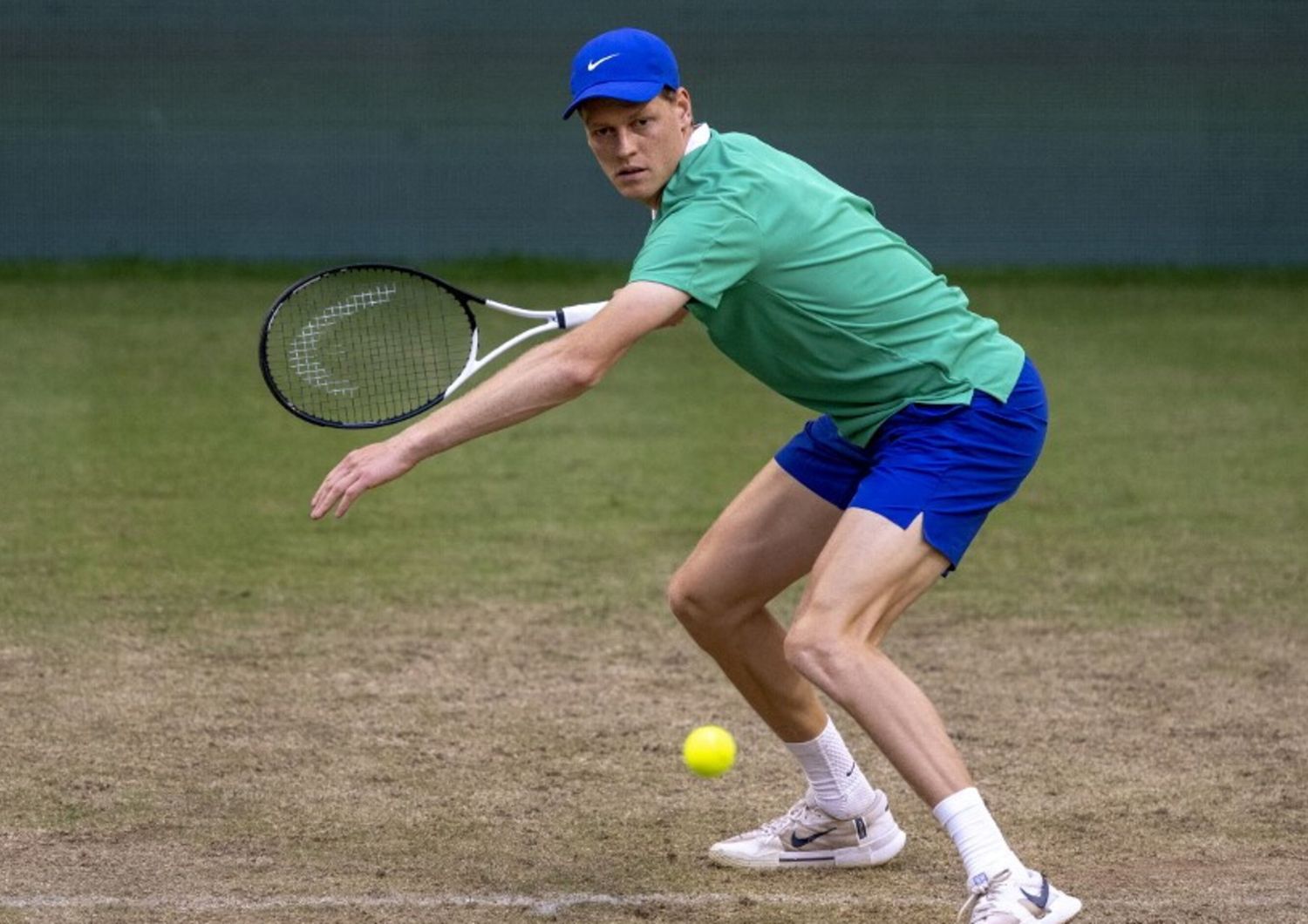 Torneo di Halle, Sinner cede a Bublik 6-3 3-6 4-6. Ai quarti resta solo Cobolli