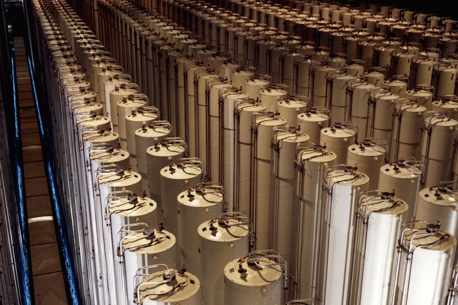 Barre di uranio arricchito all'interno di centrifughe