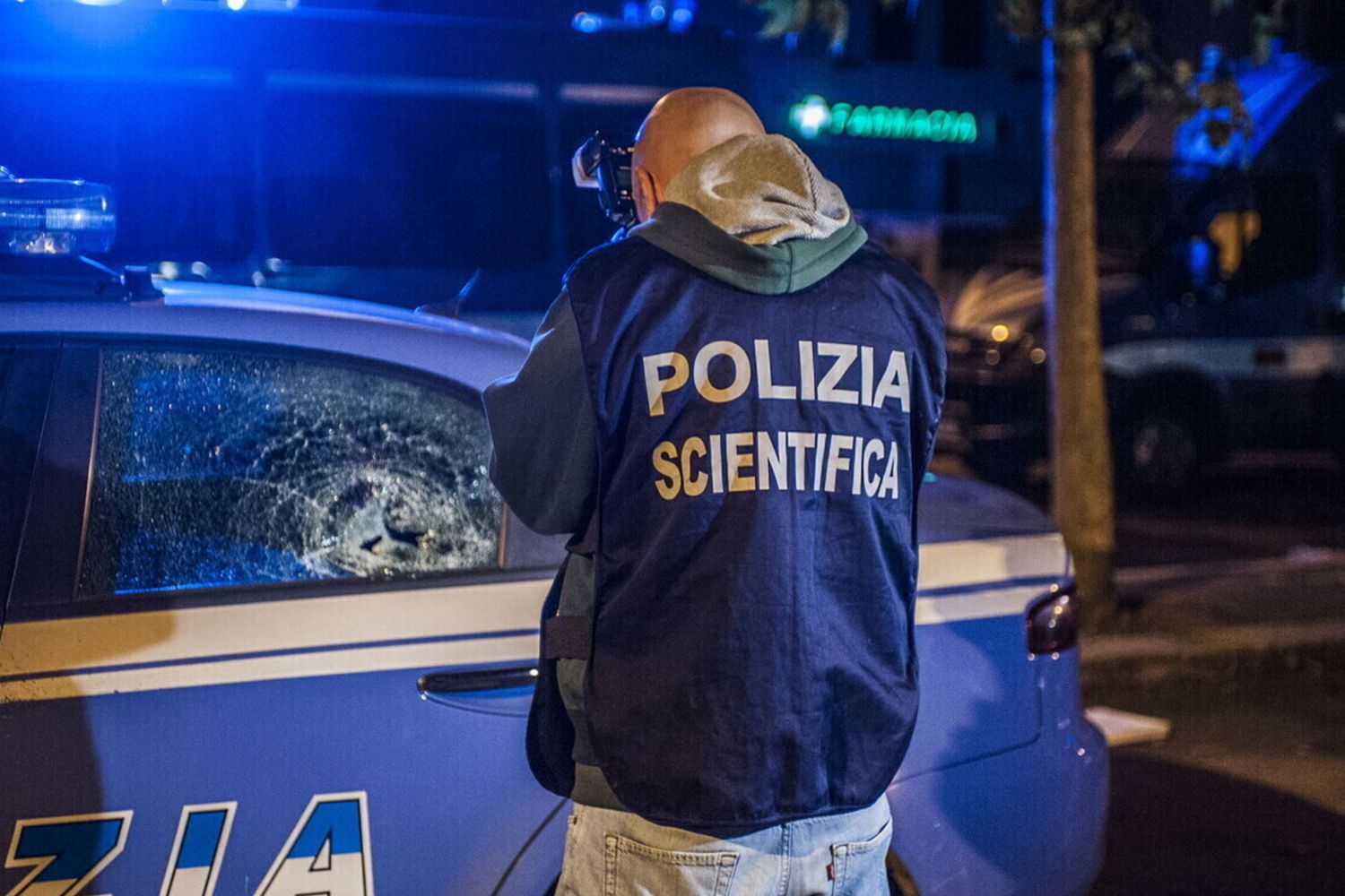 Squadra della polizia in azione