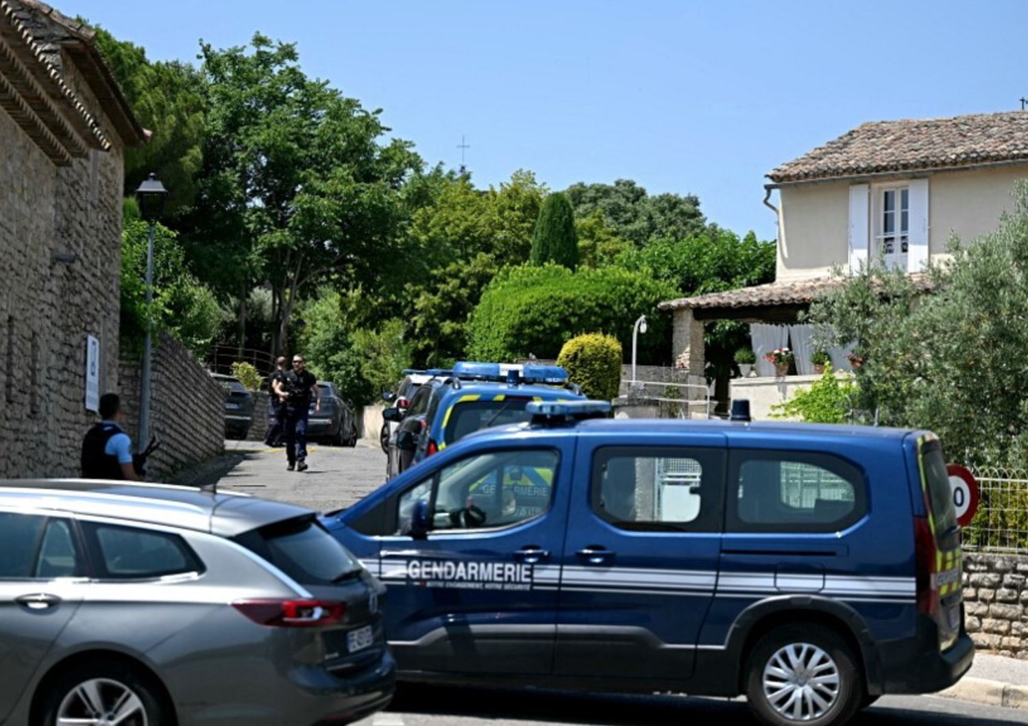 Polizia sul luogo della sparatoria a Goult