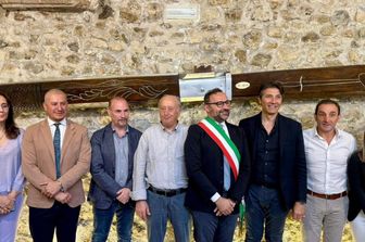 Si trova ad Avigliano il coltello più grande del mondo