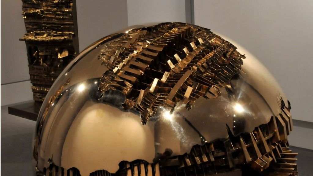 La sfera di Arnaldo Pomodoro