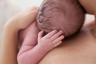 Mamma, neonato, ninna nanna