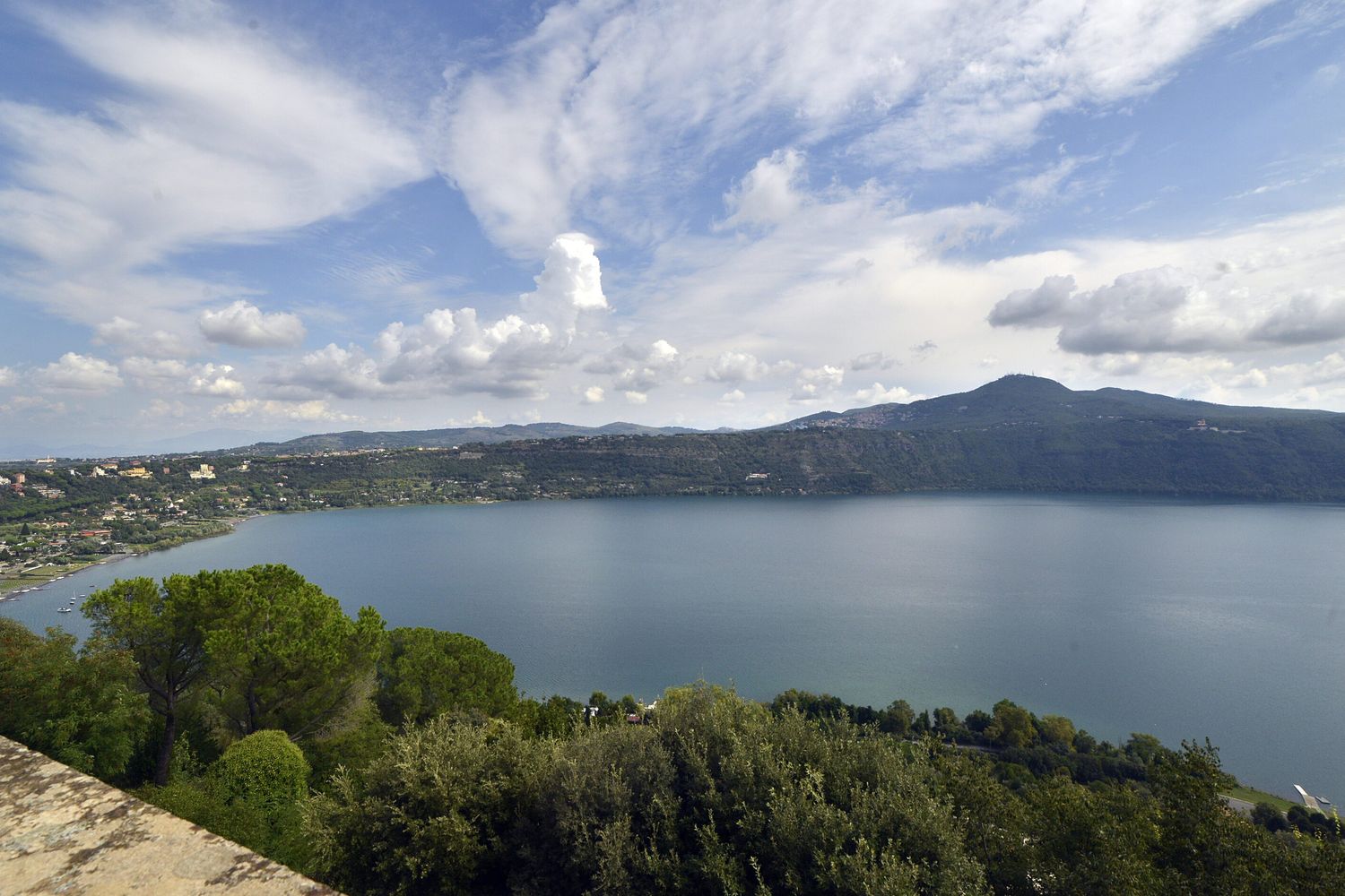 Attentati ai Castelli Romani contro le forze dell'ordine, un arresto per "strage politica"