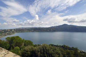 Attentati ai Castelli Romani contro le forze dell'ordine, un arresto per "strage politica"