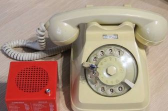 &nbsp;telefono con lucchetto