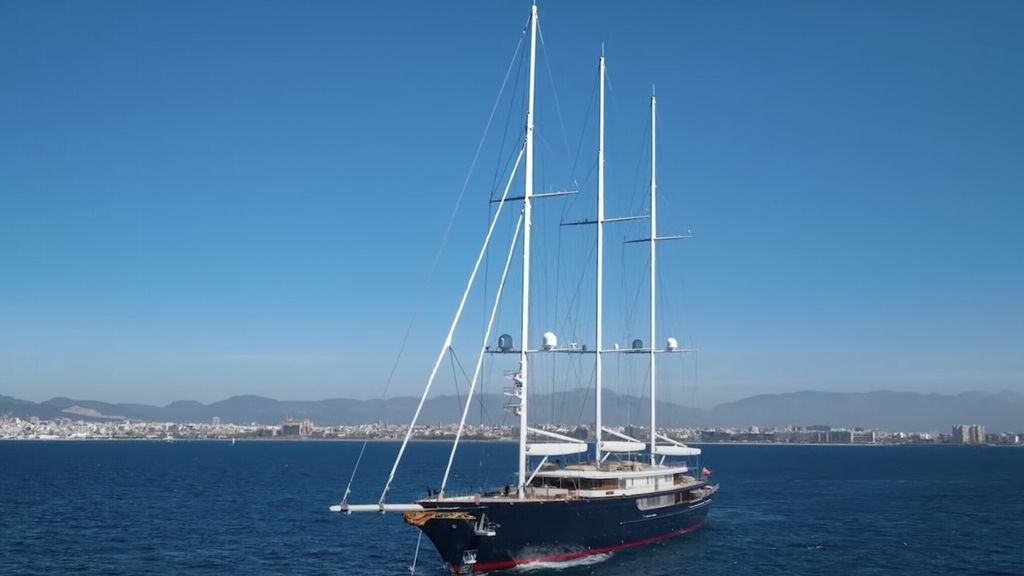 Koru, il super yacht di Jeff Bezos