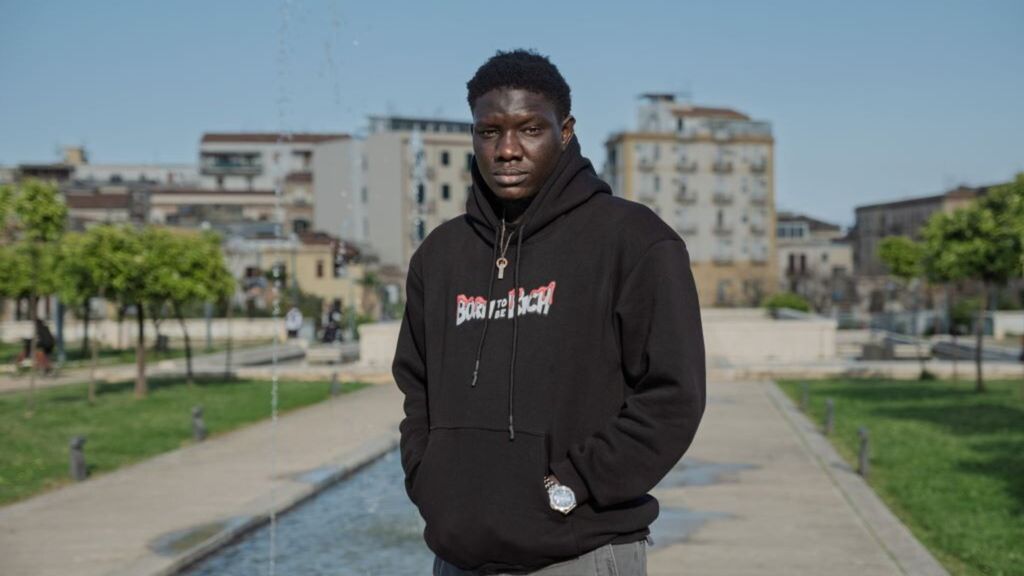 “Restano i fiori. L’identità che sopravvive alla tortura”