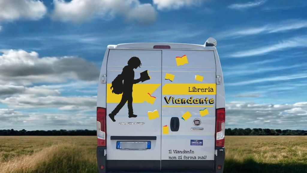 Il furgone che porta le storie dove le librerie hanno chiuso