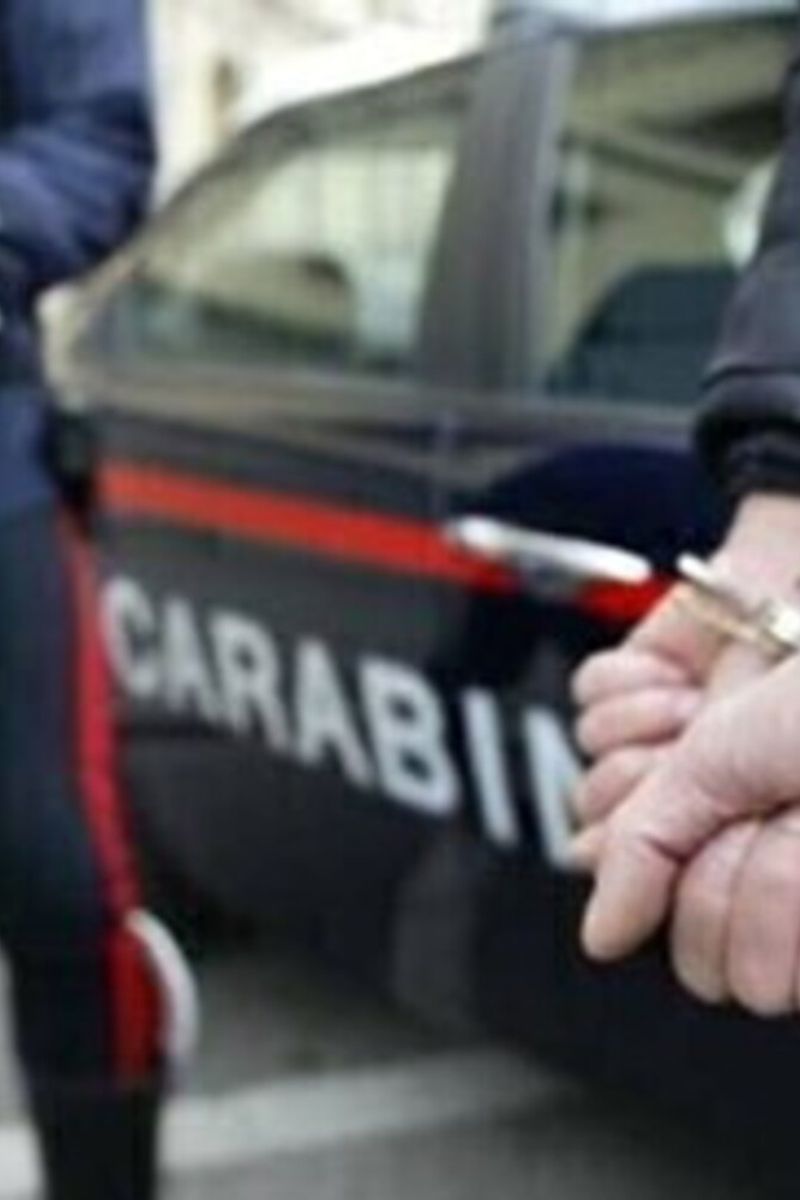 carabinieri arresto manette