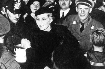 orchestra-goebbels-propaganda-nazista-giovanni-mari