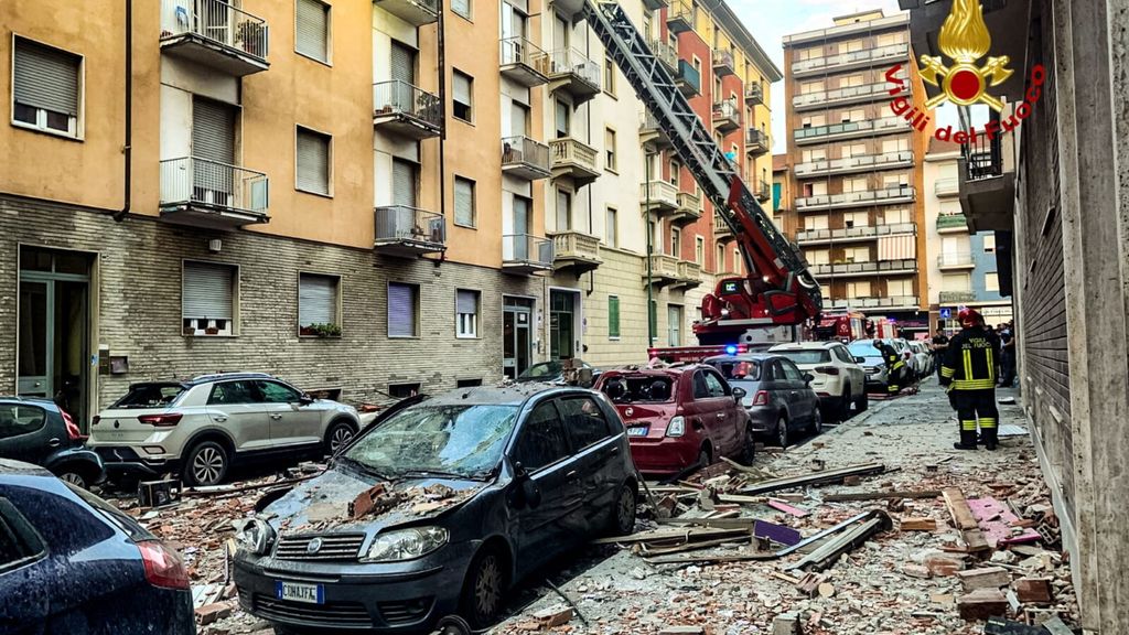 Esplosione in un appartamento a Torino, un morto e cinque feriti. Grave un 12enne
