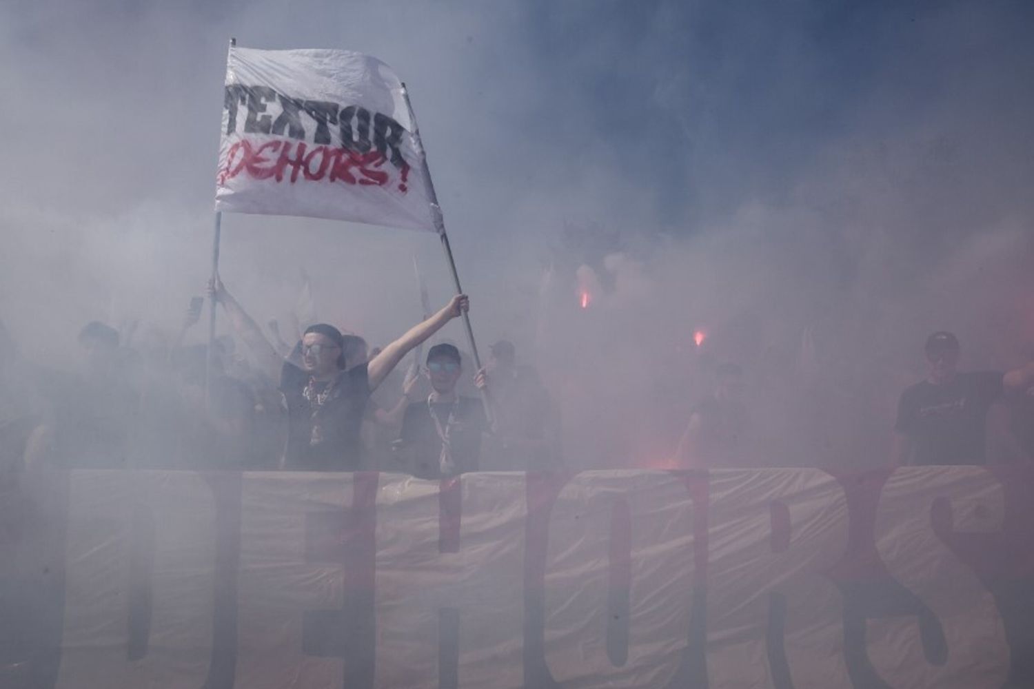 Retrocesso per motivi finanziari, il Lione adesso si affida ad una donna