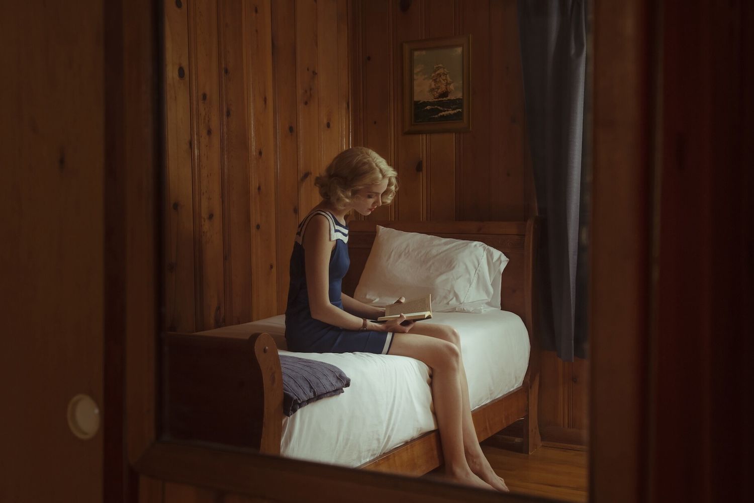 Una foto dalla nostra 'Another weeping woman' di Diana Sosnowska