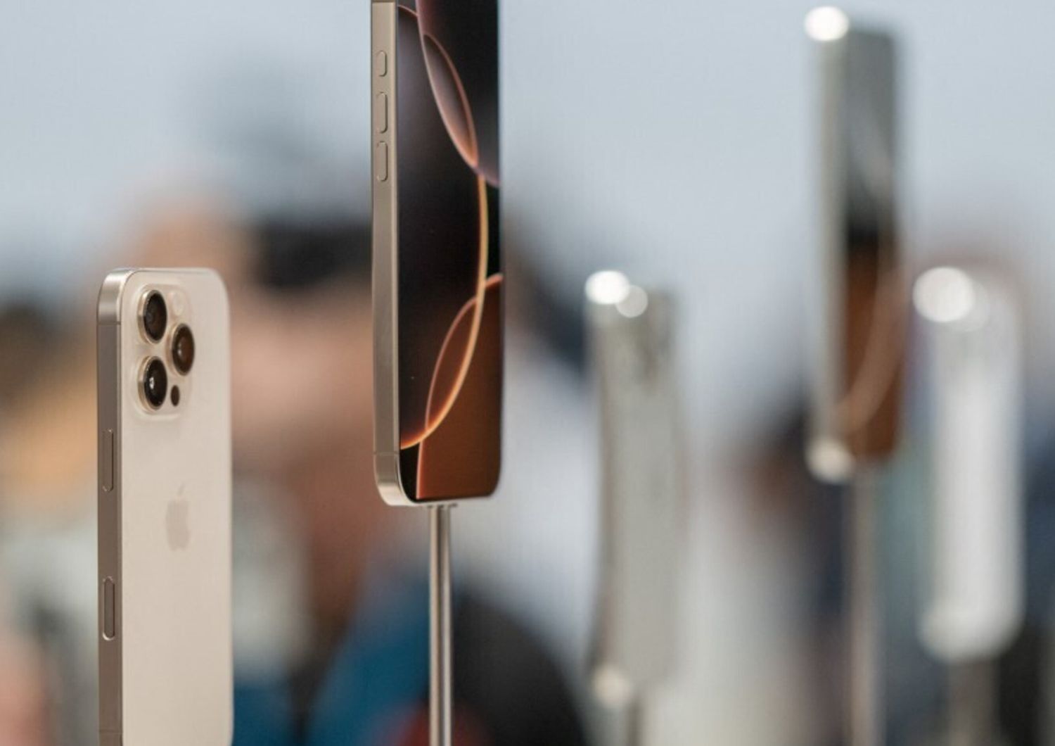 iPhone 16
