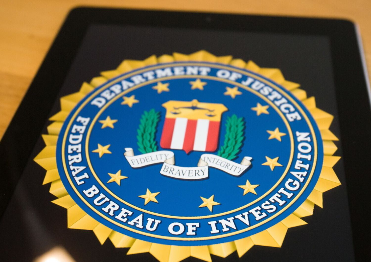 Spionaggio e reclutamento di militari della Marina, due cinesi arrestati negli Usa