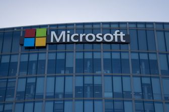 Microsoft rinvia un piano di investimento da 1 miliardo di dollari, che cosa sta succedendo