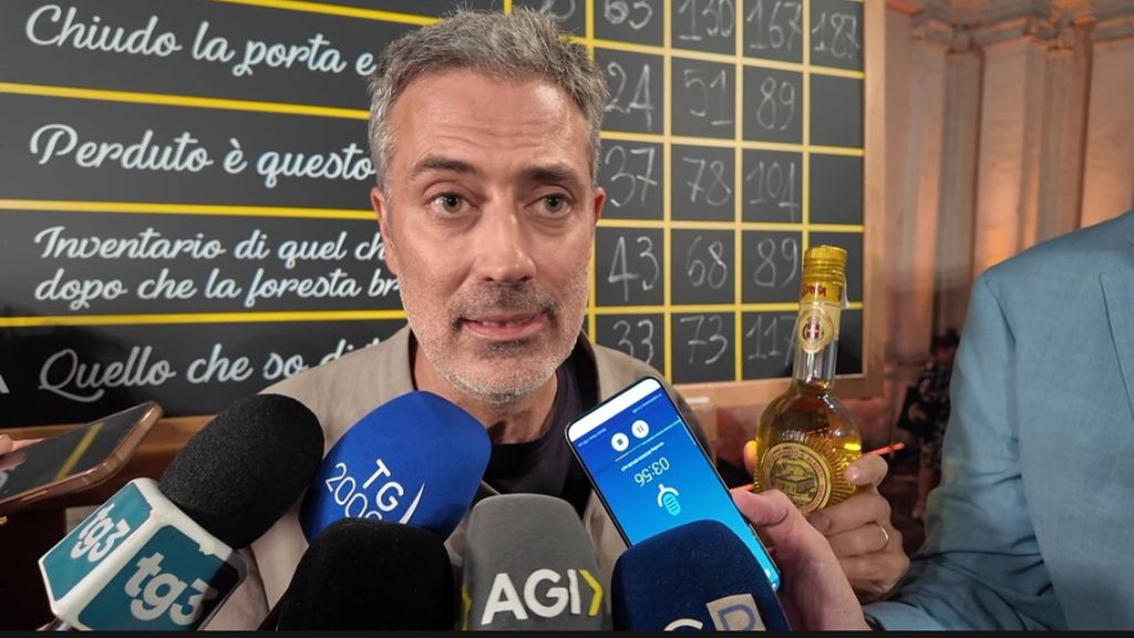 Andrea Bajani vince il Premio Strega 2025