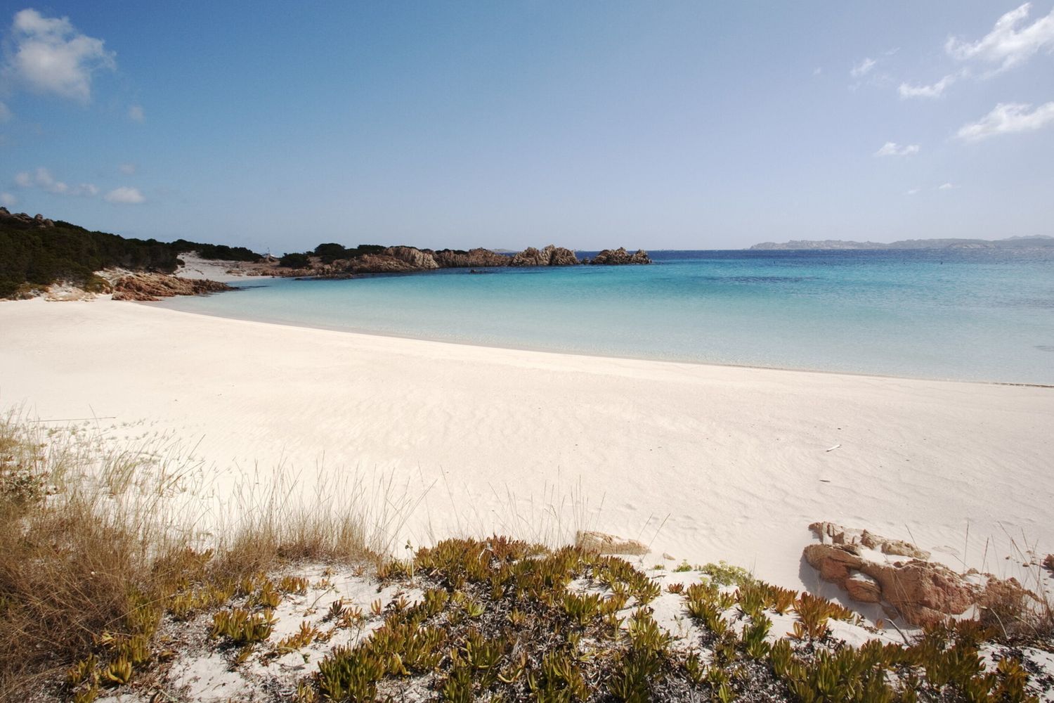 La spiaggia rosa di Budelli in Sardegna