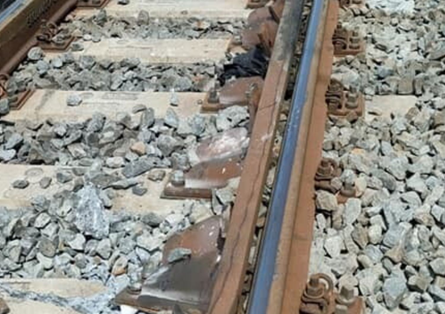 I binari su cui &egrave; deragliato il Frecciarossa a Roma
