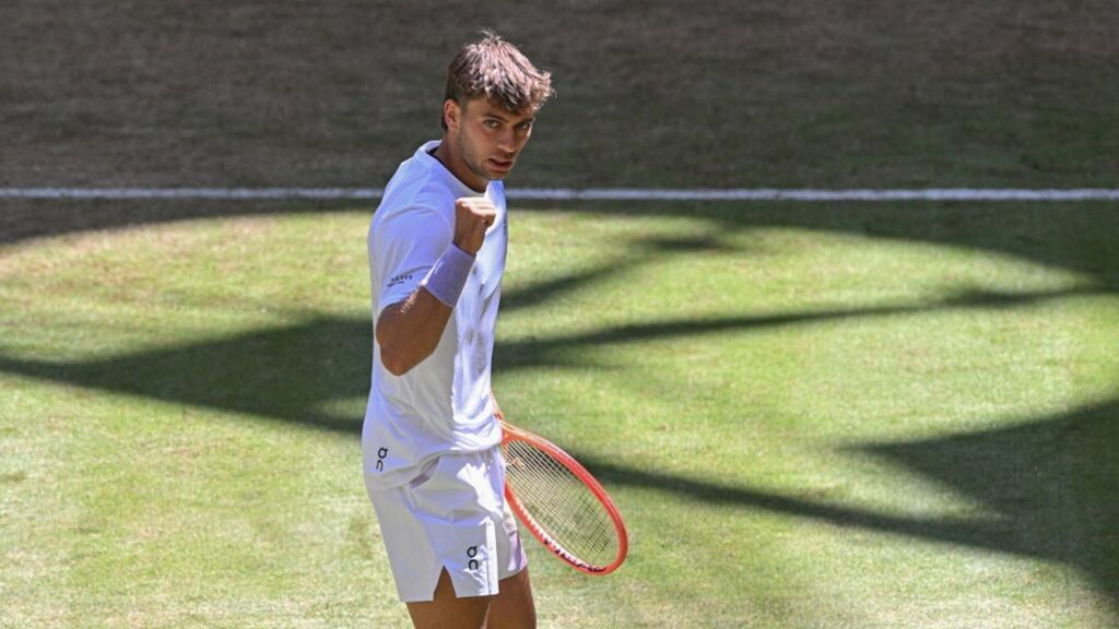 Wimbledon, Sinner e Cobolli avanzano agli ottavi di finale