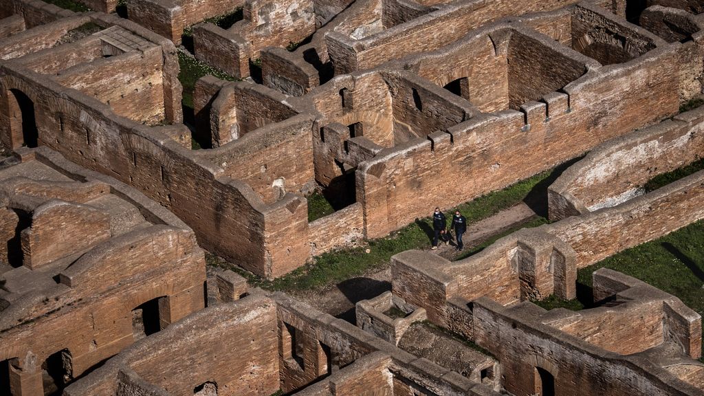 Giuli celebra la rinascita di Cinecittà: "Prima era come l'Unione Sovietica"
