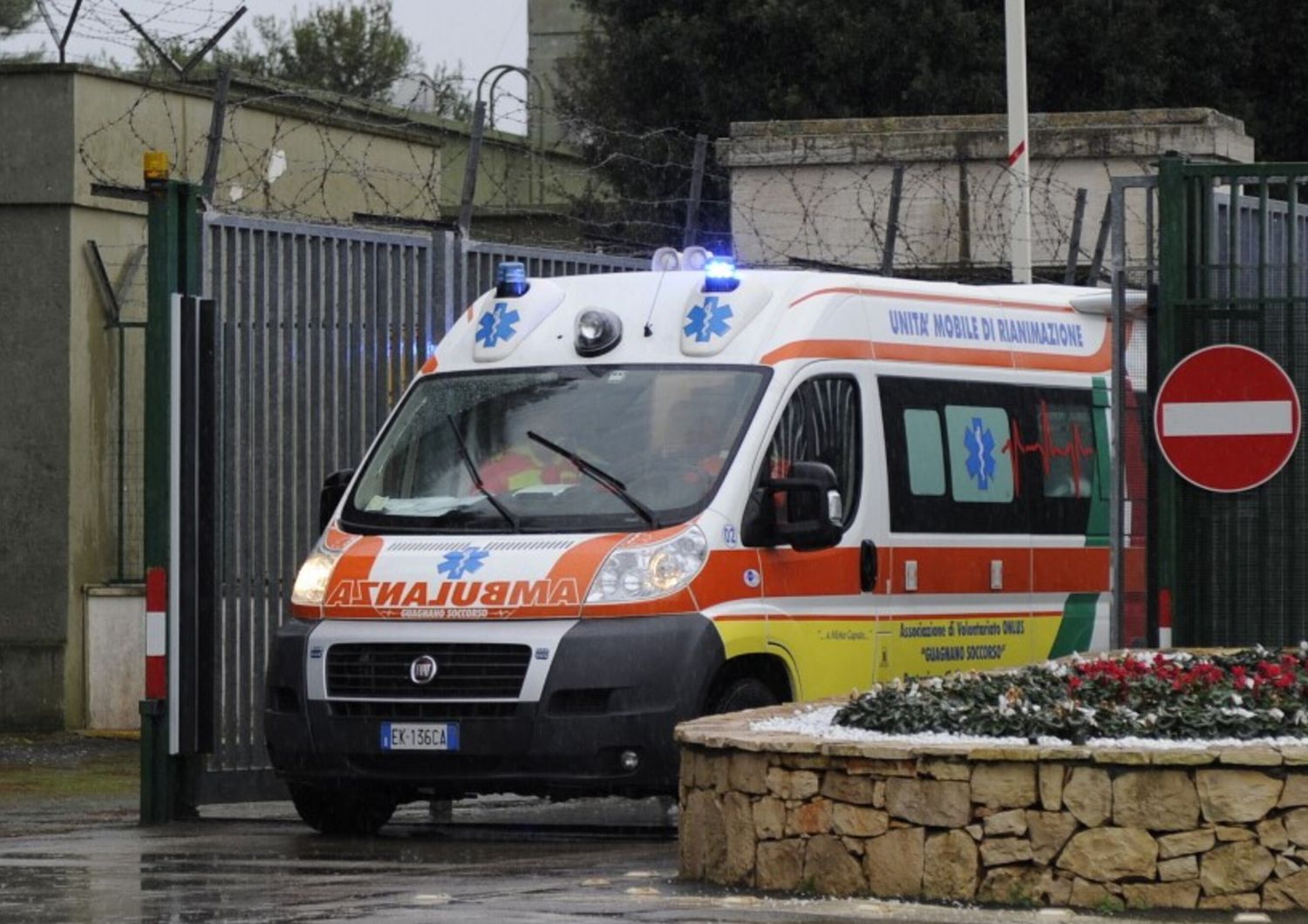 rezzonico morto accoltellato figlio adottivo