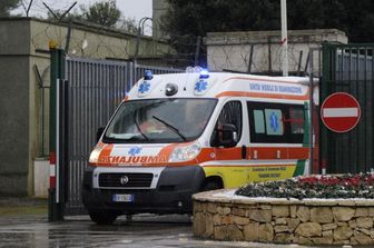 rezzonico morto accoltellato figlio adottivo