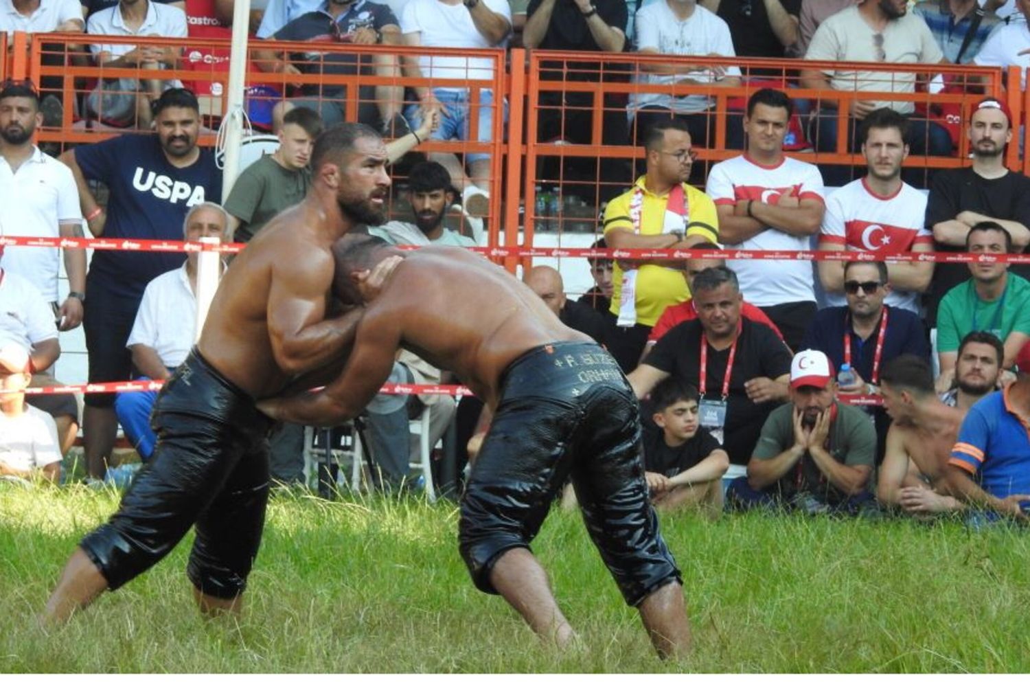 La lotta con l’olio infiamma Edirne da 664 anni