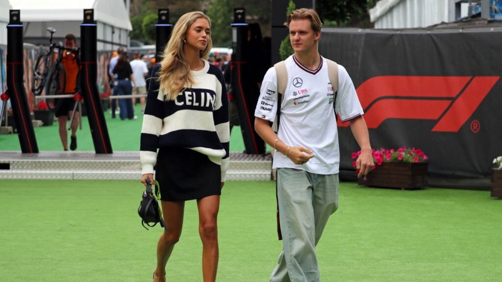 Wimbledon: Alcaraz-Raducanu e Sinner-Hasanovic, quando il gossip corre sull'erba