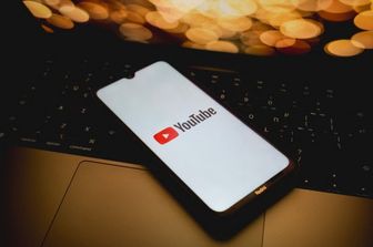 nuove regole youtube ai programma monetizzazione