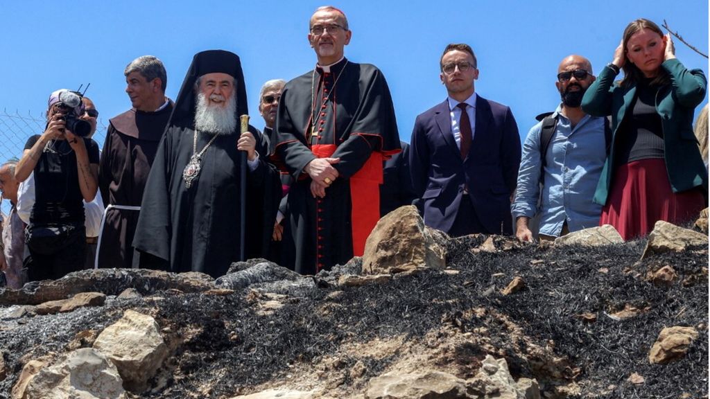 Il cardinale Pierbattista Pizzaballa e Theophilos III