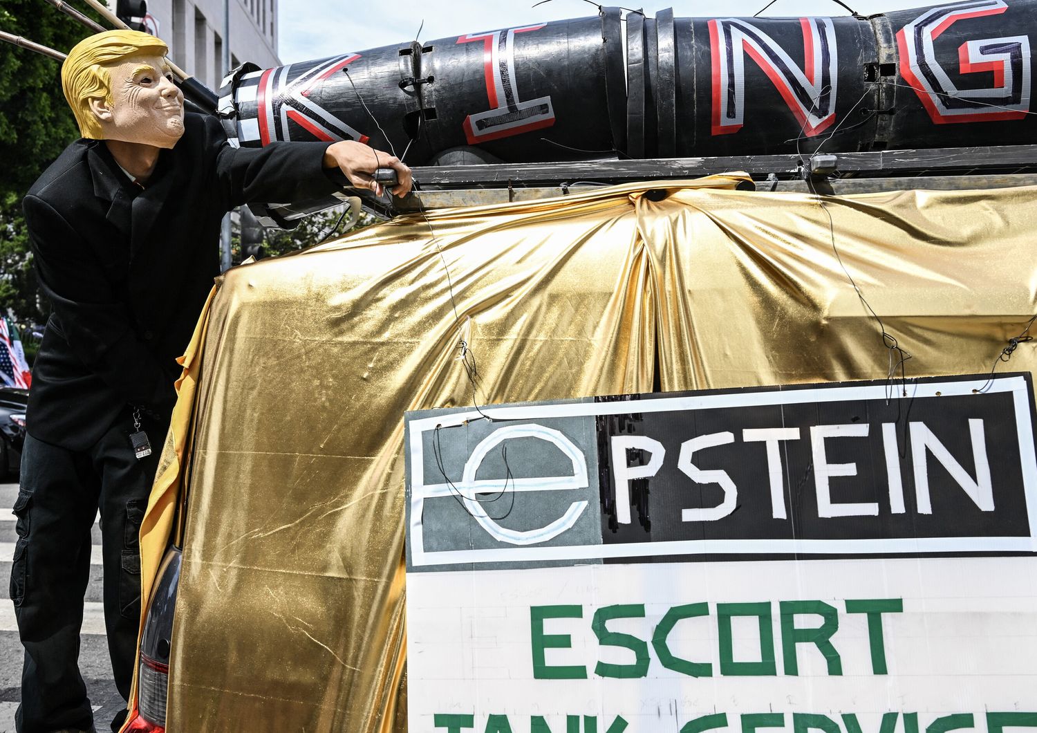 Proteste contro Trump e Epstein