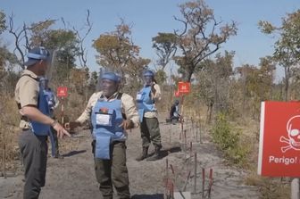 Harry e Diana in Angola